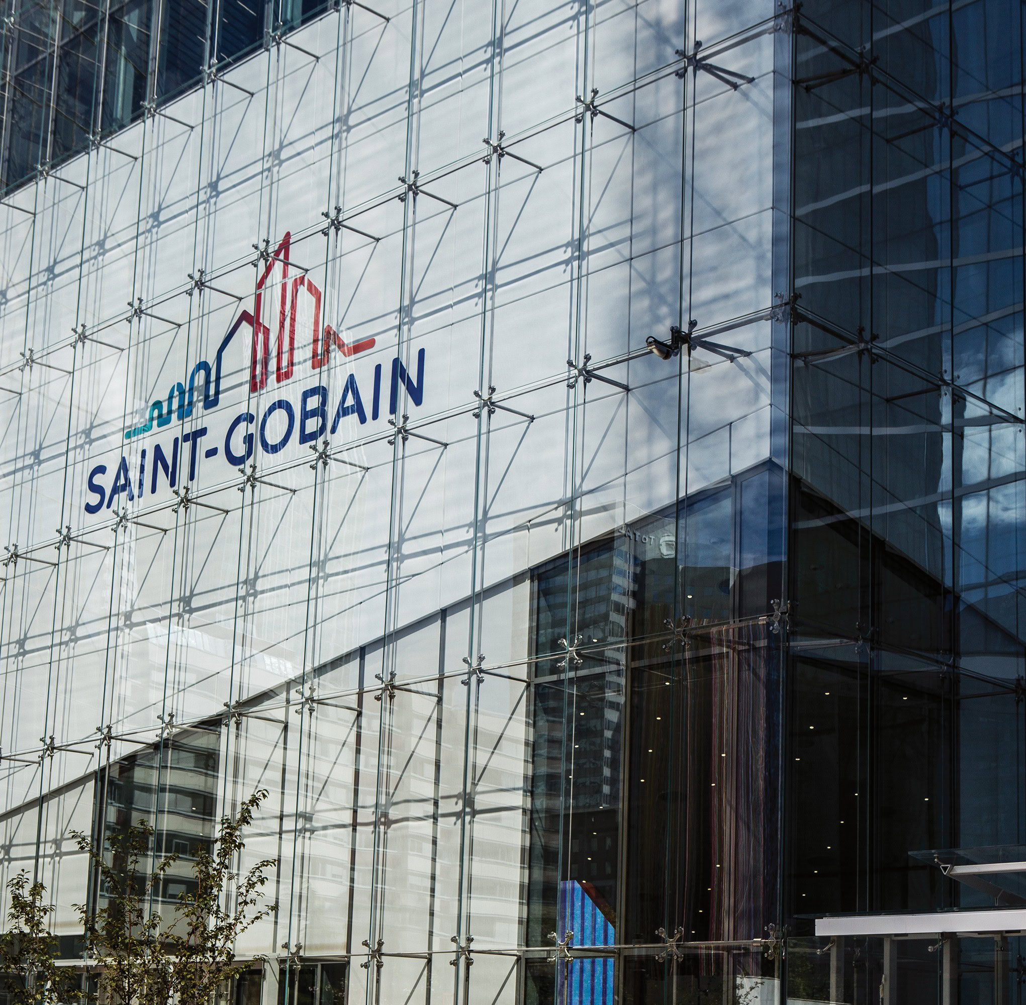 Saint-Gobain headquarters photo of building with logo