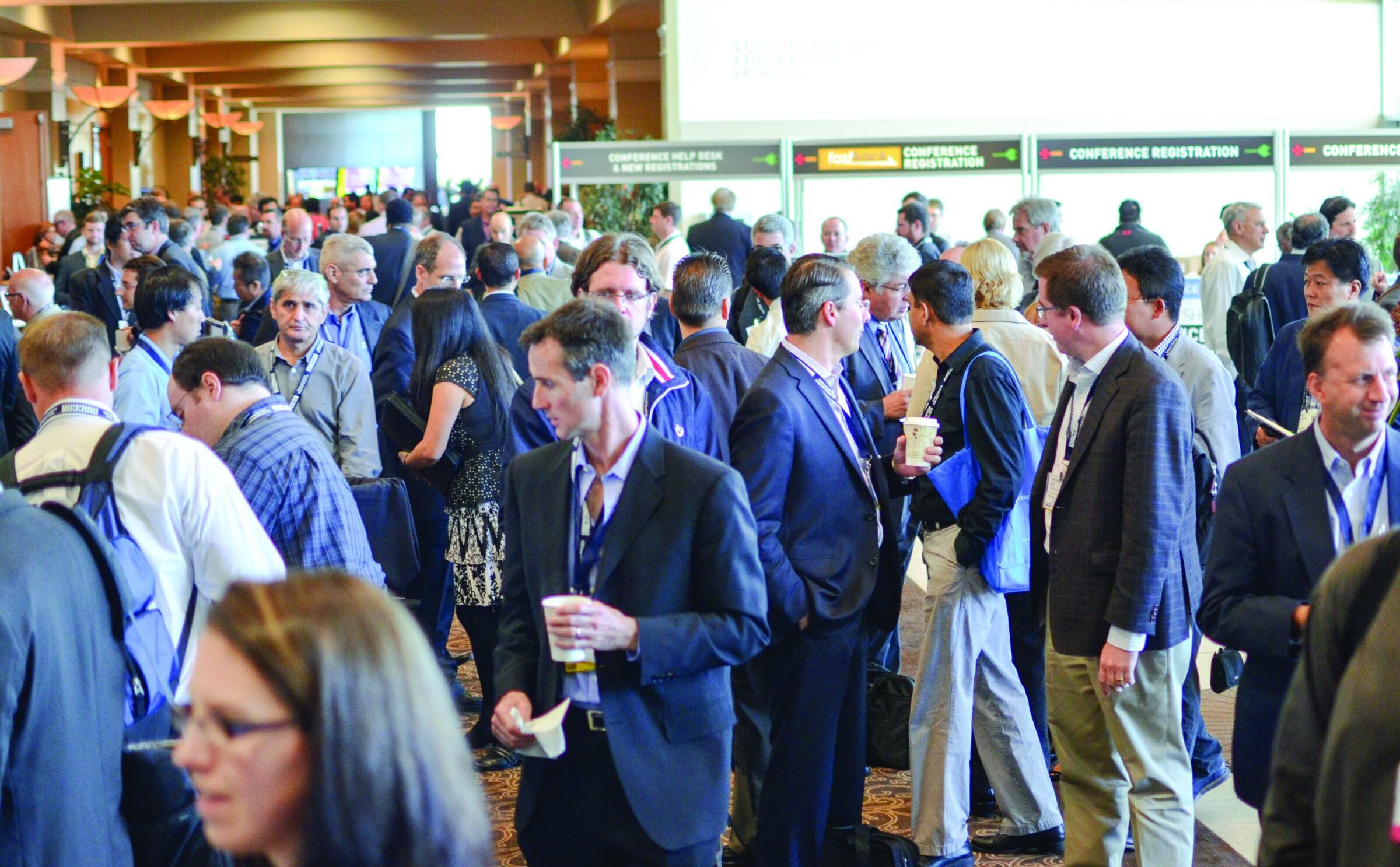 Ceramics conference attendees networking at the ACerS Bulletin event.